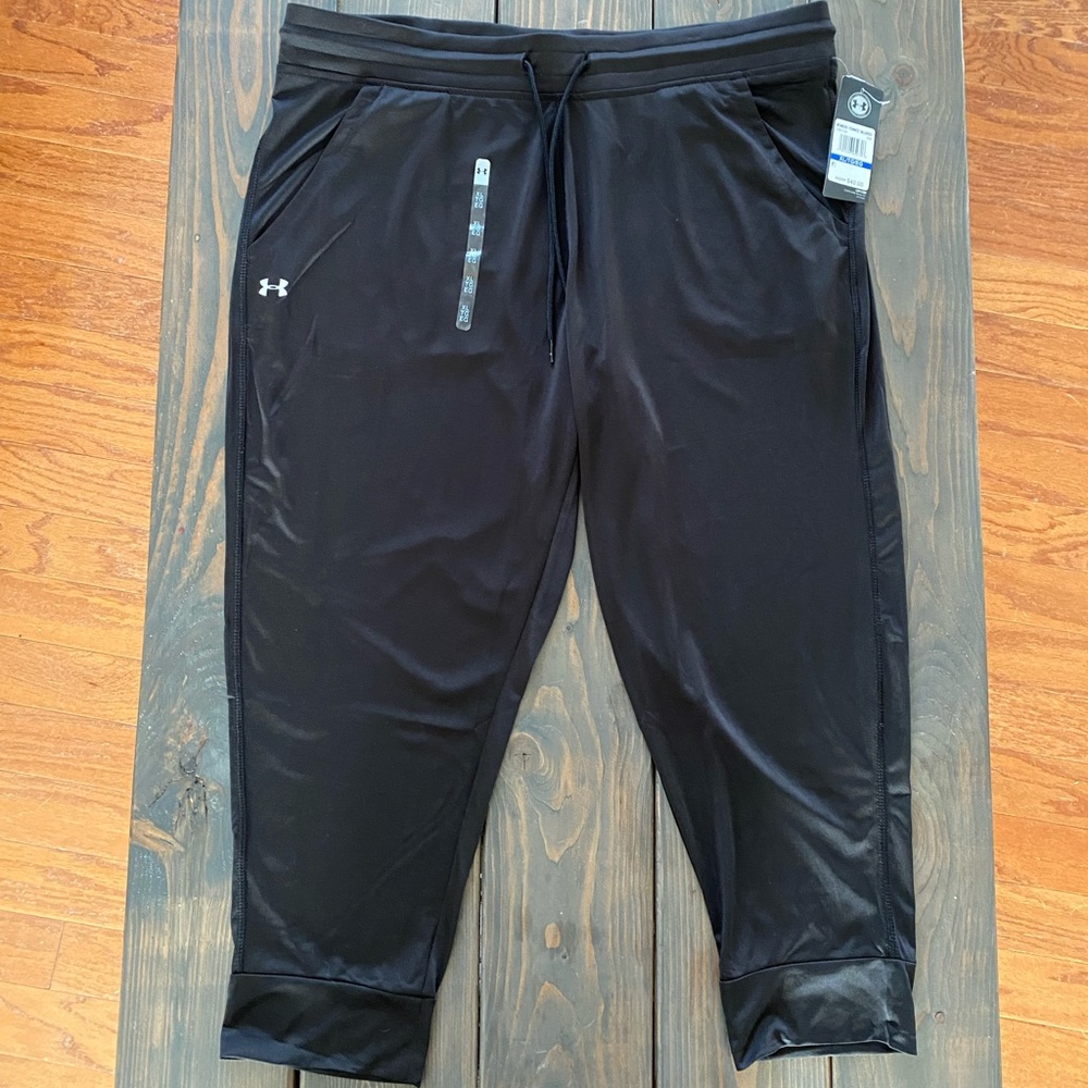 New with tags Under Armour capris